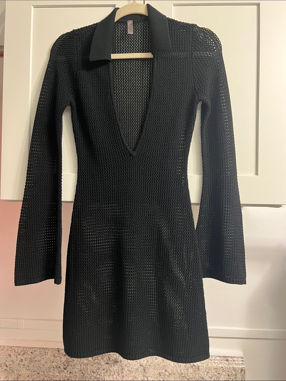 DEVON WINDSOR Black Open-Knit Deep V Collared Long-Sleeve Dress
